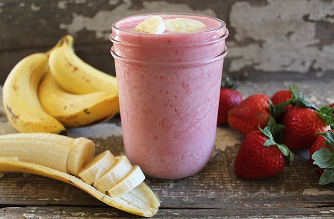 Healthy Smoothie Recipes - Banana strawberry smoothie