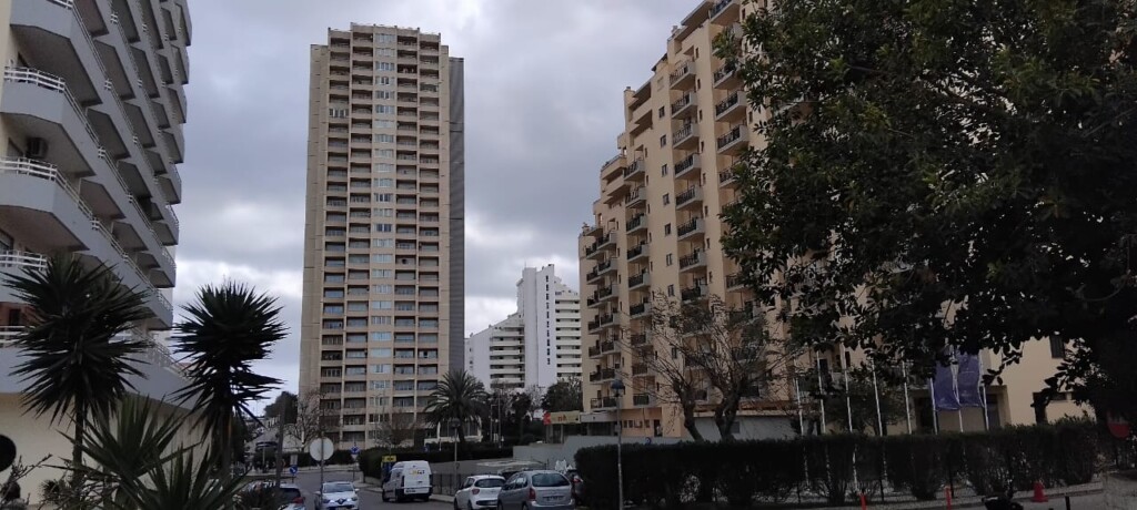Praia da Rocha Walks in Photos
